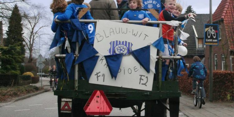 F-pupillen z.v.v. Blauw Wit '66 uit Holten kampioen blauwwit 